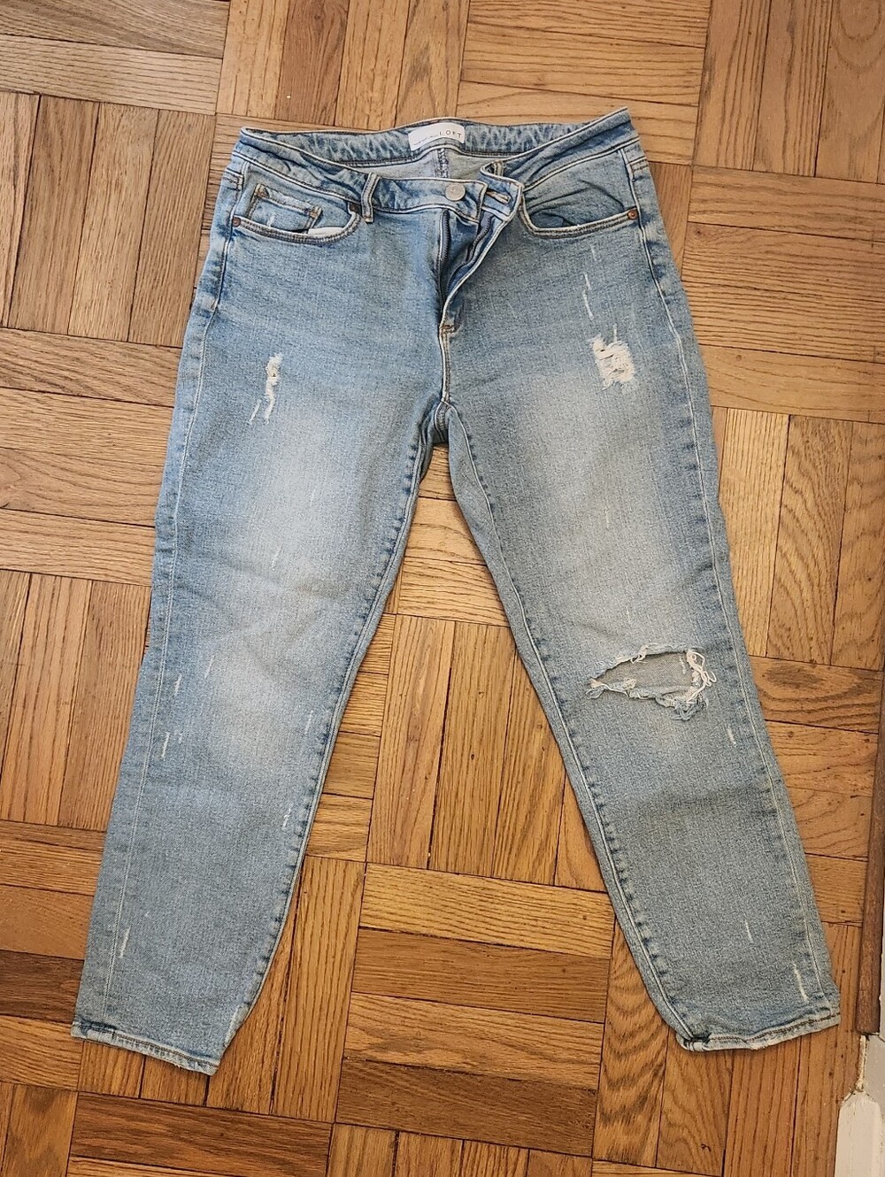Loft 29/8 Light Wash Distressed Curvy Skinny Straight